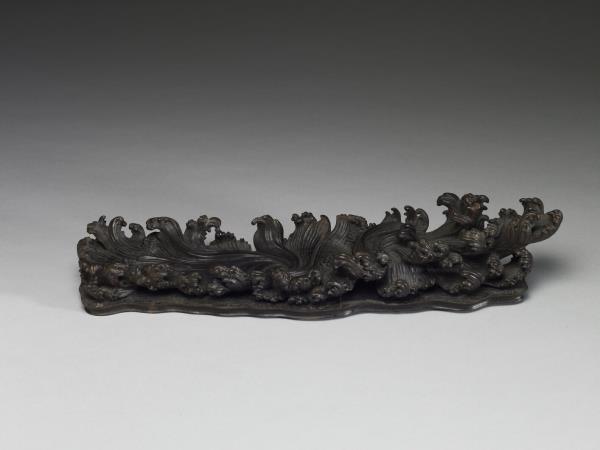 鑲嵌松綠石獸面紋匕