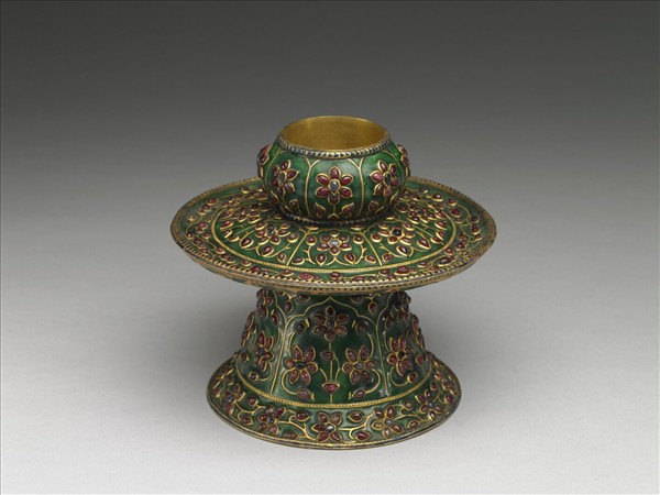 內填琺瑯嵌寶高足蓋碗