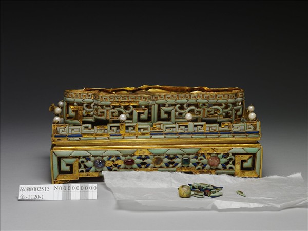 嵌松石珍珠金座