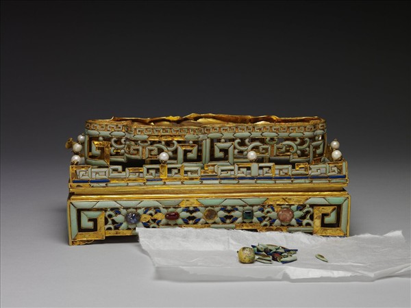 嵌松石珍珠金座