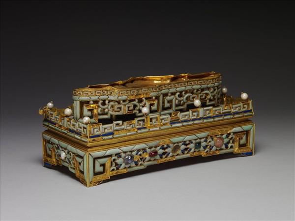 嵌松石珍珠金座