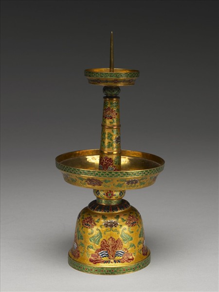 金胎內填琺瑯番蓮紋燭台（五供）