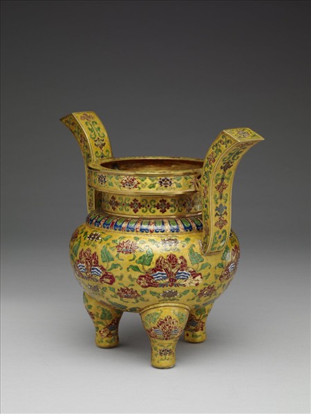 金胎內填琺瑯番蓮紋爐（五供）