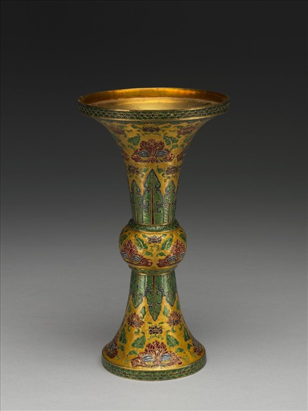金胎內填琺瑯番蓮紋觚（五供）