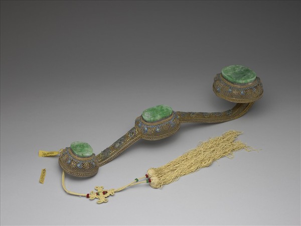 鍍金纍絲鑲翠玉太平有象銀如意