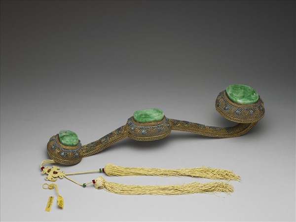 鍍金纍絲鑲翠玉太平有象銀如意