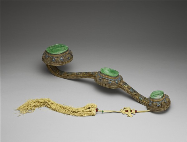 鍍金纍絲鑲翠玉太平有象銀如意