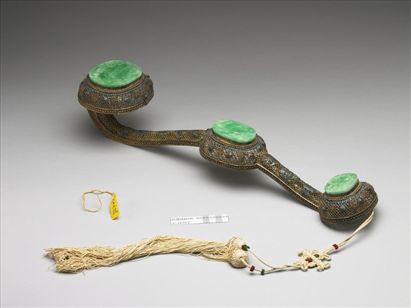 鍍金纍絲鑲翠玉太平有象銀如意