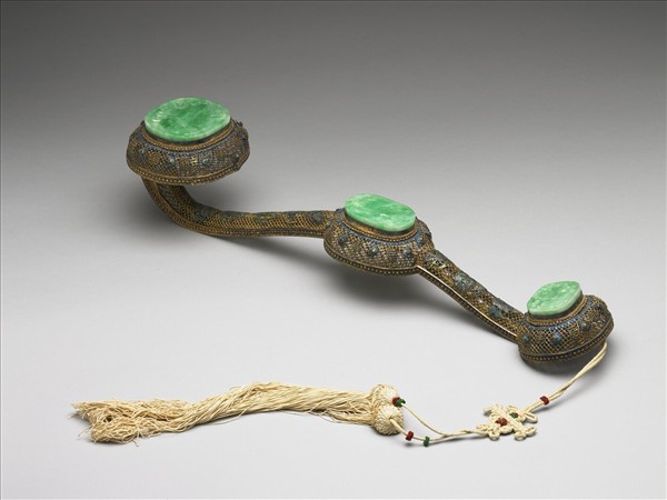 鍍金纍絲鑲翠玉太平有象銀如意