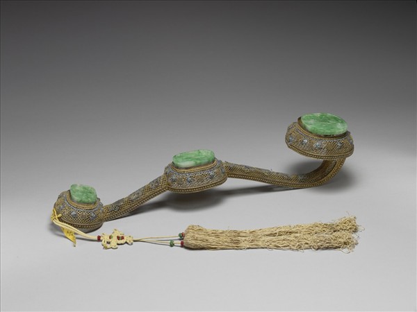 鍍金銀絲嵌翡翠如意