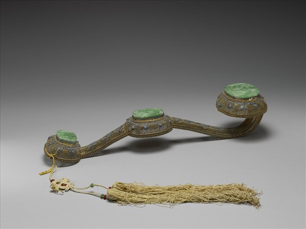 鍍金銀絲嵌翡翠如意