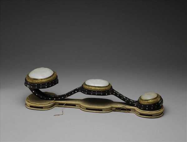 嵌螺鈿木柄玉如意