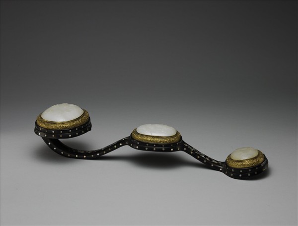 嵌螺鈿木柄玉如意