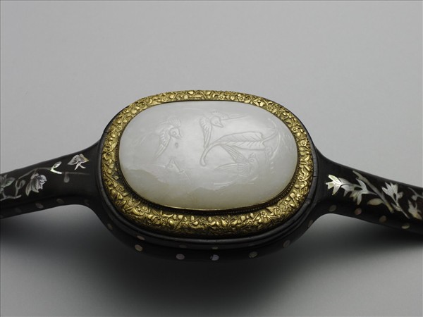 嵌螺鈿木柄玉如意