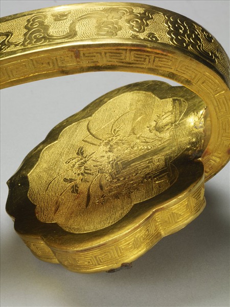 金柄嵌松石點翠如意