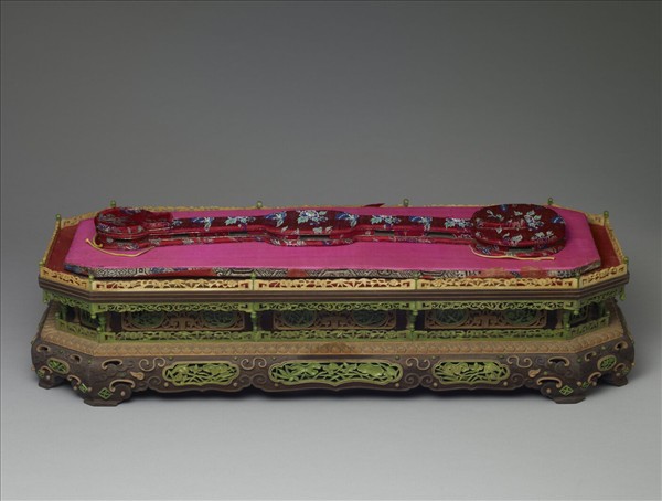 鏤雕三友紋嵌象牙染骨檀香木座