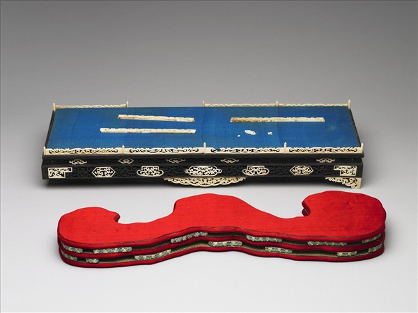 嵌象牙如意木座