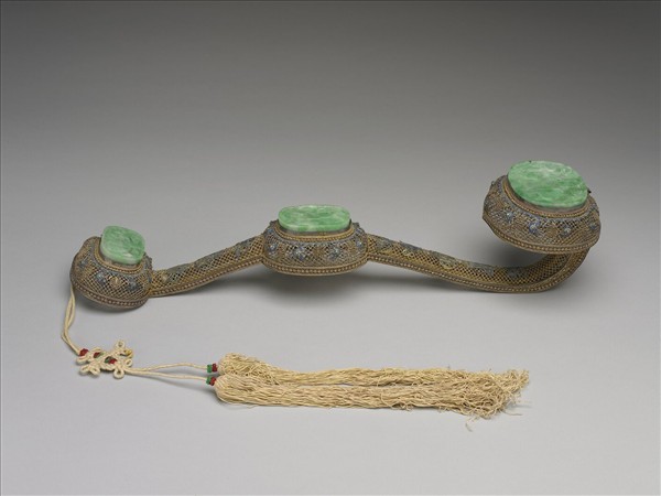 銀鍍金纍絲鑲翠玉太平有象如意