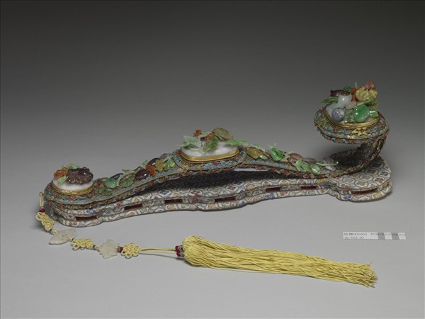 嵌寶石銀鑲金木胎如意