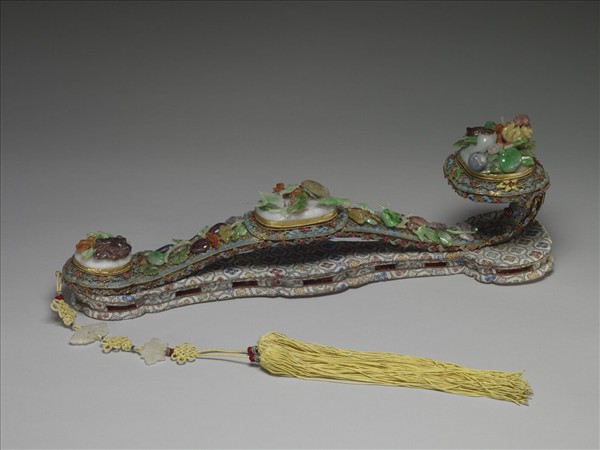 嵌寶石銀鑲金木胎如意