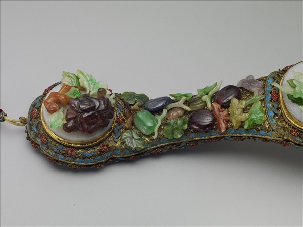 嵌寶石銀鑲金木胎如意