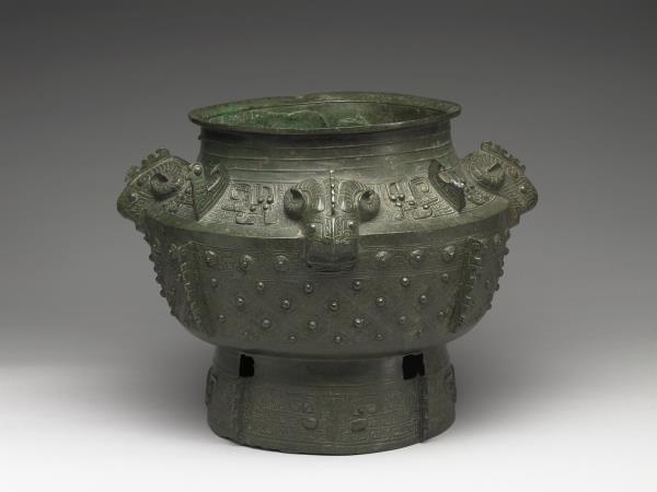 鉤連乳丁紋羊首罍