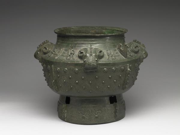 鉤連乳丁紋羊首罍