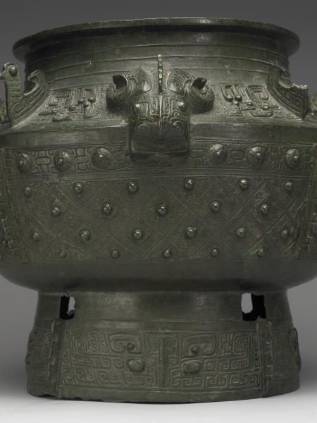 鉤連乳丁紋羊首罍