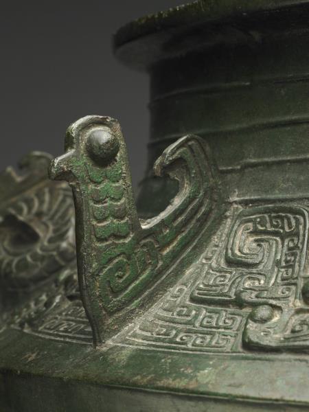 鉤連乳丁紋羊首罍