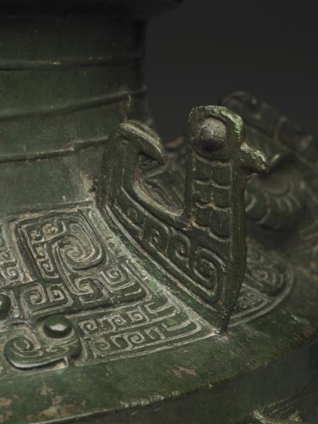 鉤連乳丁紋羊首罍