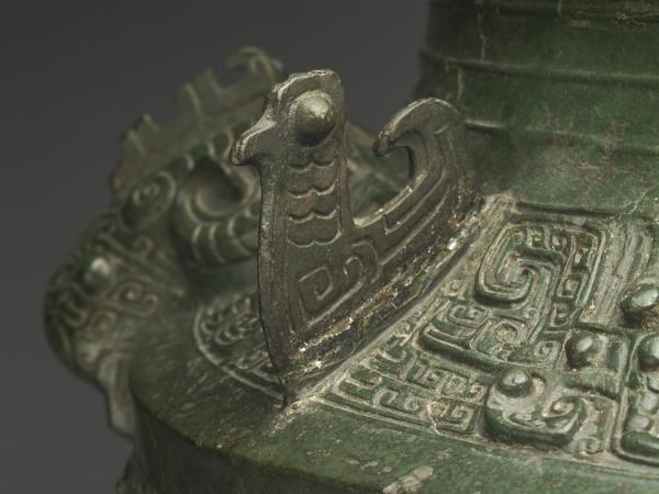 鉤連乳丁紋羊首罍