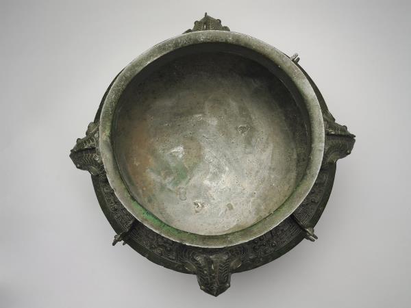 鉤連乳丁紋羊首罍