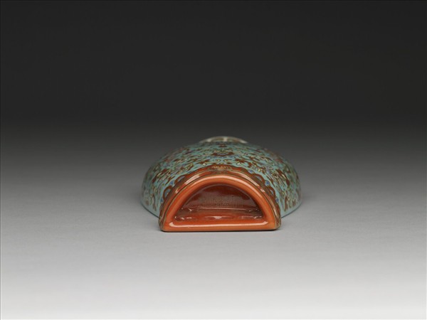 粉彩天藍描金螭龍番蓮紋轎瓶