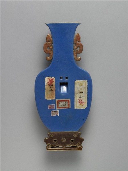 洋彩藍地番蓮蝙蝠銜壽紋雙耳轎瓶