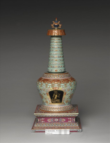 粉彩綠地花卉紋塔形龕