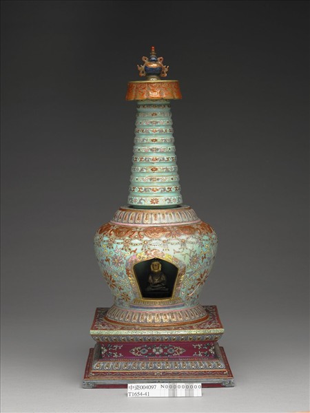 粉彩綠地花卉紋塔形龕