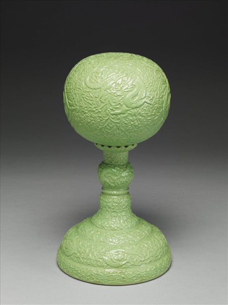 綠彩雲龍紋冠架