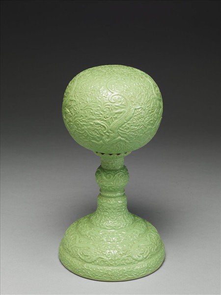 綠彩雲龍紋冠架