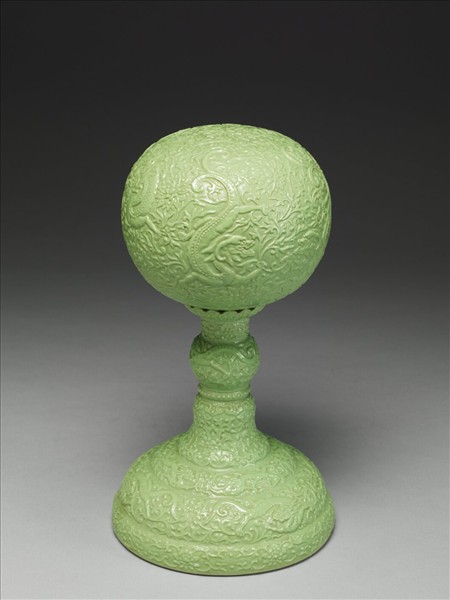 綠彩雲龍紋冠架