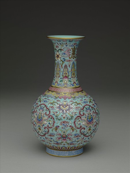 洋彩藍地番蓮紋長頸瓶