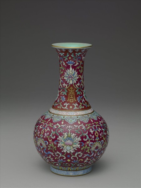 粉彩紅地錦上添花瓶