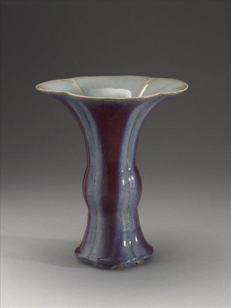 爐鈞釉四瓣花觚