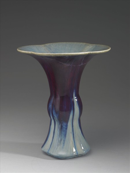 爐鈞釉四瓣花觚