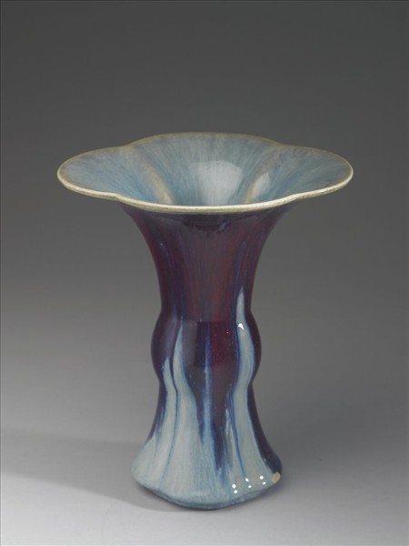 爐鈞釉四瓣花觚