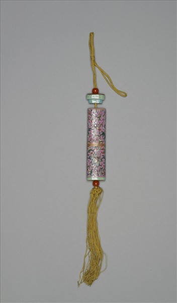 粉彩粉紅地纏枝花卉紋牙籤筒