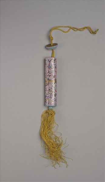 粉彩粉紅地纏枝花卉紋牙籤筒