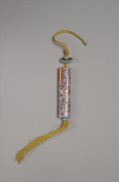 粉彩粉紅地纏枝花卉紋牙籤筒