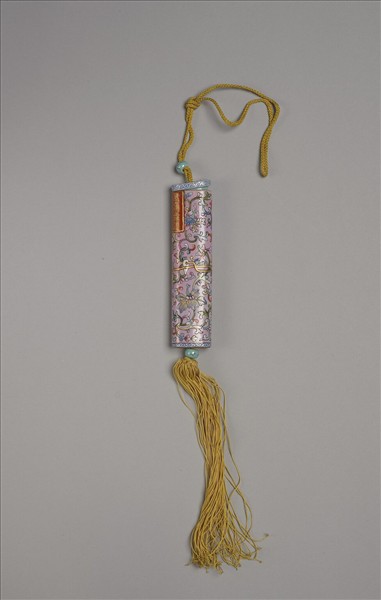 粉彩粉紅地纏枝花卉紋牙籤筒