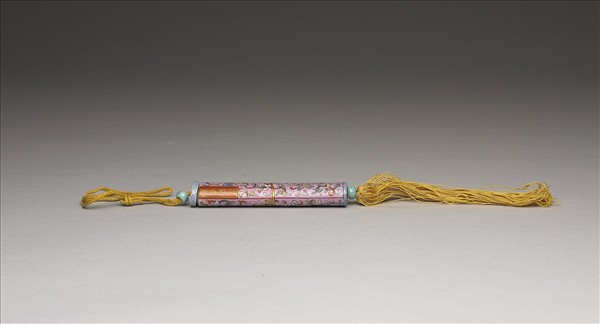 粉彩粉紅地纏枝花卉紋牙籤筒