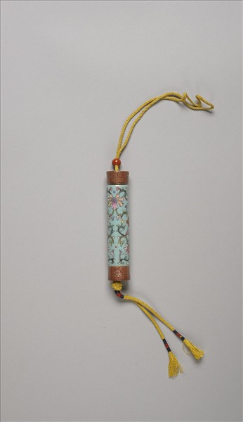 粉彩藍地番蓮紋牙籤筒